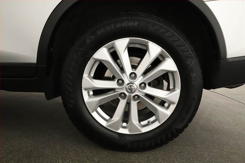 Nissan X-Trail (2015) 1.6 dCi, Tempomat - fotka 13 z 13