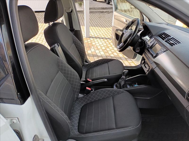 Škoda Fabia 1,2 TSI,81KW,SERVIS,KOLA,VÝHŘE - fotka 26 z 47