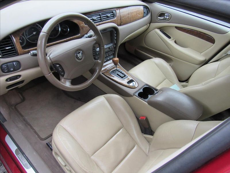 Jaguar S-Type 3,0 i Exclusive 175 KW - fotka 9 z 28