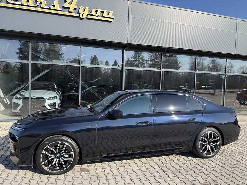 BMW Řada 7 (2024) 40XD 220kW M-PAKET INDIVIDUAL! - fotka 5 z 55