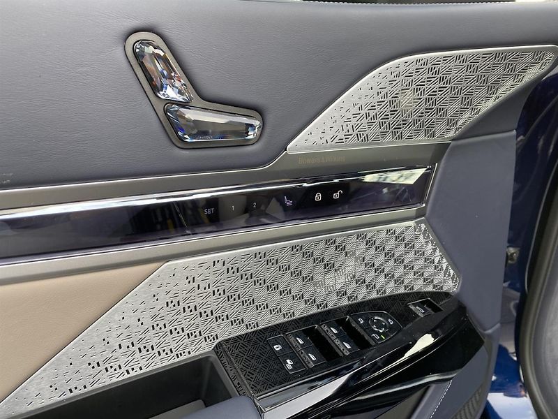 BMW i7 M70 xDrive - fotka 7 z 15