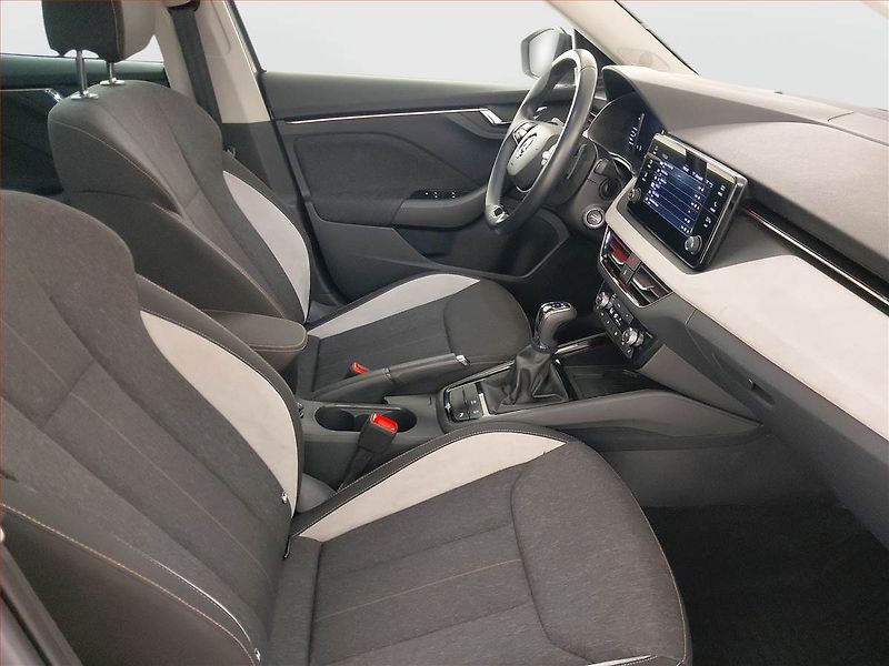 Škoda Kamiq (2024) Style 1.0 TSI - fotka 9 z 21