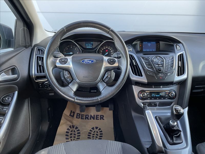 Ford Focus 1,6 TDCi 85KW AUT.KLIMA - fotka 10 z 23