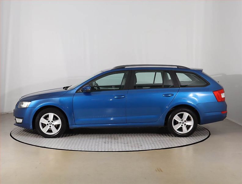 Škoda Octavia (2015) Ambition 1.6 TDI, Tempomat - fotka 3 z 15