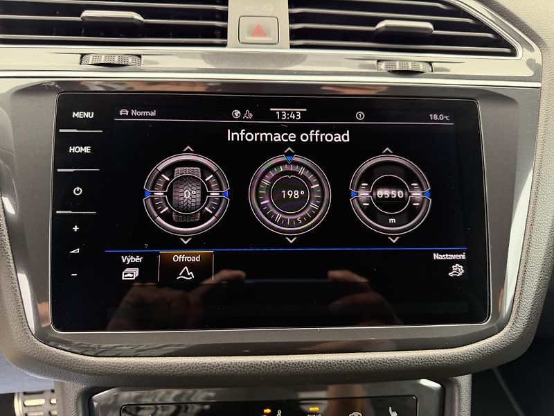 Volkswagen Tiguan Allspace R-Line 2,0 TDi/110kW 4x4 DSG  - fotka 44 z 106