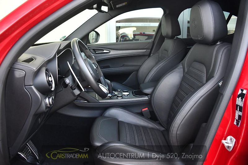 Alfa Romeo Stelvio 2.9V6 Bi-T.382 kW QUADRIFOGLIO - fotka 10 z 56
