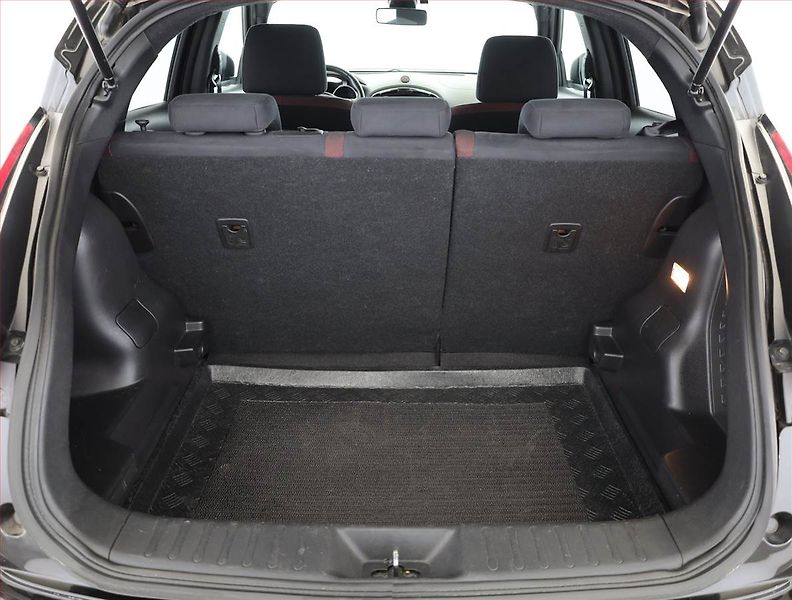 Nissan Juke (2016) 1.2 DIG-T, Serv.kniha, Navi - fotka 17 z 18