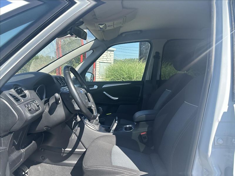 Ford Galaxy 2,0 103kW 7MÍST,TAŽNÉ,NOVÁ STK - fotka 9 z 33