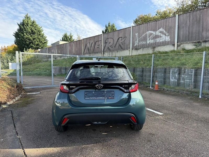 Toyota Yaris 1.5 HEV 116 LIMITED výbava Com - fotka 4 z 9