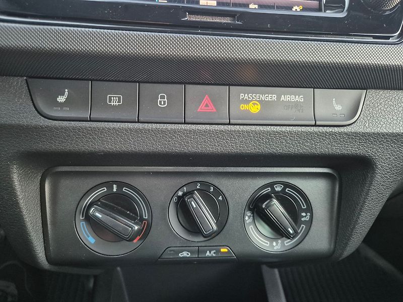 Škoda Fabia Combi 1,0 TSI Ambition TOP, zá - fotka 19 z 19
