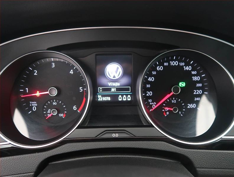 Volkswagen Passat (2017) 2.0 TDI, 4X4, Automat - fotka 11 z 14
