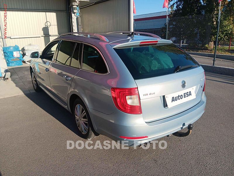 Škoda Superb (2012) 2.0TDi - fotka 2 z 3