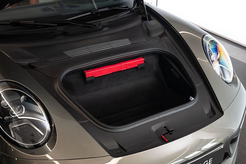 Porsche 911 (992) Targa 4 /Heritage Design - fotka 19 z 22