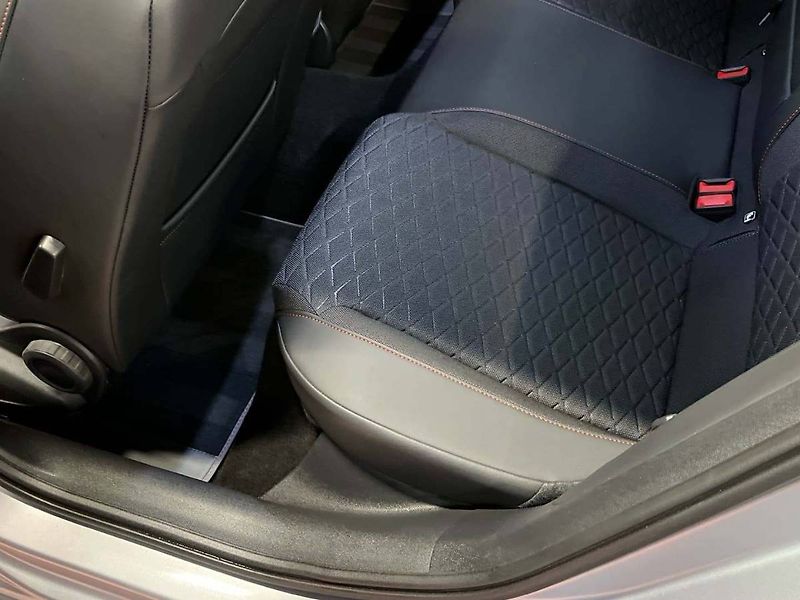 Seat Leon (2024) SP FR 1.5 TSI - fotka 11 z 20