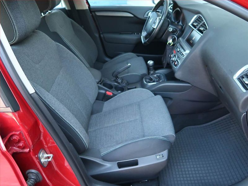 Citroën C4 (2018) Feel 1.2 PureTech, Serv.kniha - fotka 9 z 16