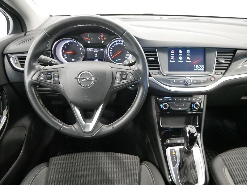 Opel Astra - fotka 17 z 25