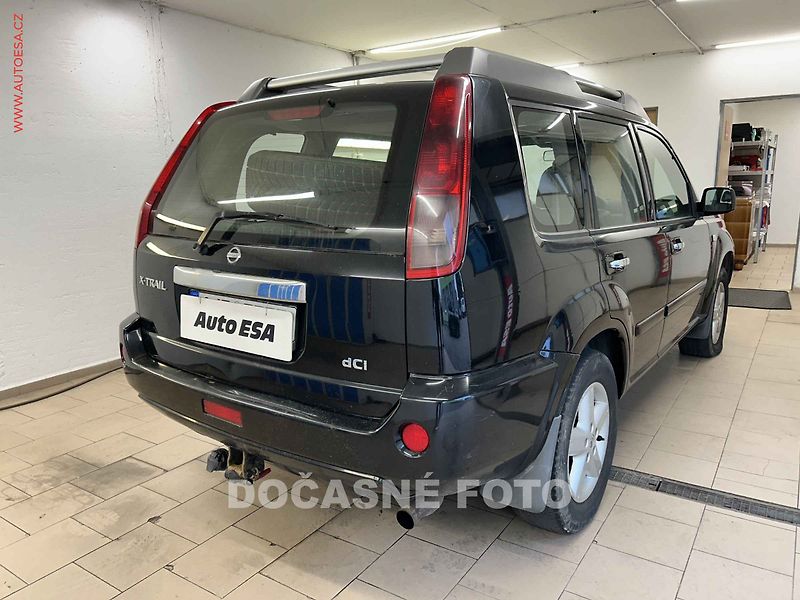 Nissan X-Trail (2004) 2.0 dCi 4x4, 2.maj,ČR - fotka 2 z 3