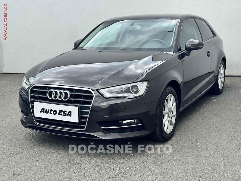 Audi A3 (2013) 2.0TDi, AT, bixen, AC - fotka 3 z 17