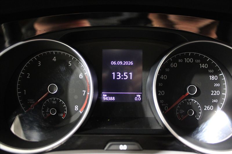 Volkswagen Touran 1,4 TSI Comfortline 7-míst - fotka 22 z 32