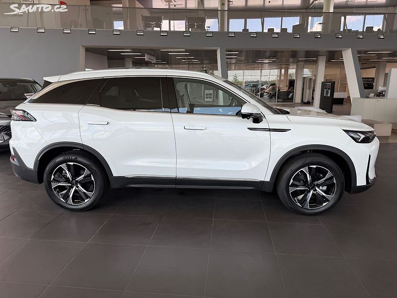 BAIC X7 (2025) ALL IN 130 kW Panorama DCT - fotka 7 z 28