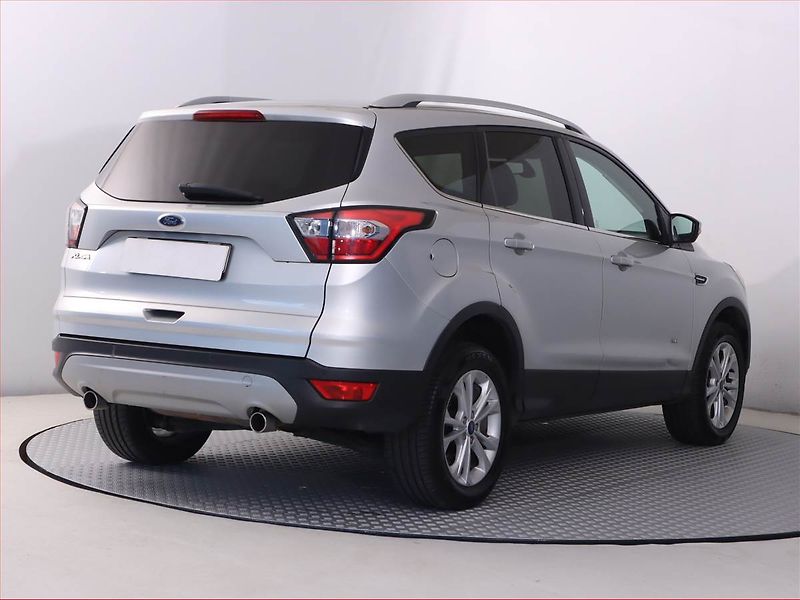 Ford Kuga (2016) 2.0 TDCi, 4X4, Automat, Kůže - fotka 5 z 21