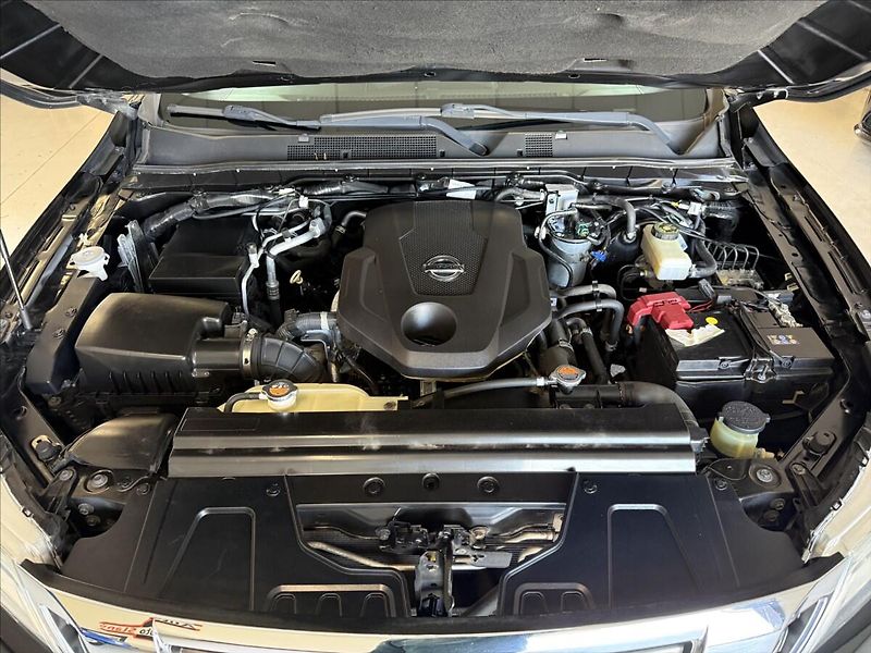 Nissan Navara 2,3 dCi Hardtop,manuál,Top sta - fotka 23 z 30
