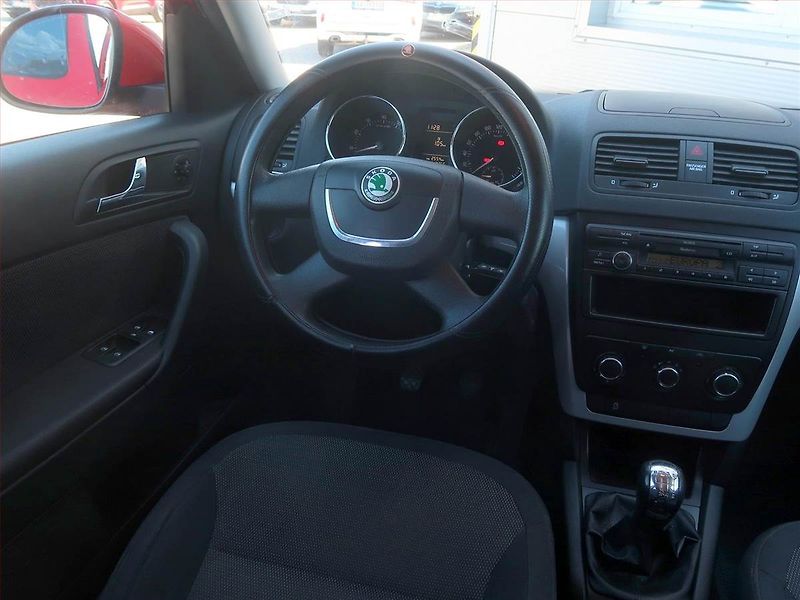 Škoda Yeti (2010) Ambition 1.2 TSI, Serv.kniha - fotka 7 z 16