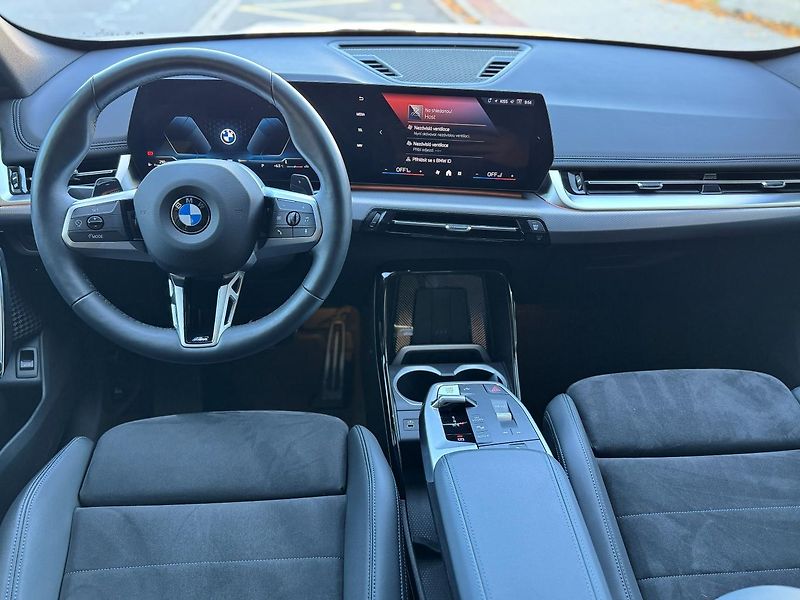 BMW X1 (2024) sDrive 18d M Paket + Záruka - fotka 12 z 19