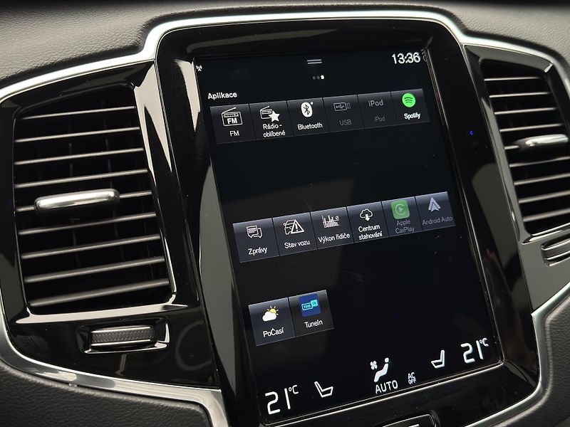 Volvo XC90 B5 AWD R-DESIGN AUT - fotka 41 z 53