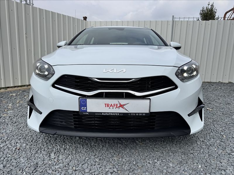 Kia Ceed 1,5 T-GDi Spin DPH 1.maj ČR - fotka 2 z 50