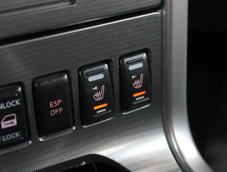 Nissan Navara (2011) 2.5 D, 4X4, Tempomat - fotka 18 z 19