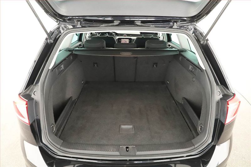 Volkswagen Passat (2019) Comfortline 1.6 TDI, Automat - fotka 11 z 15