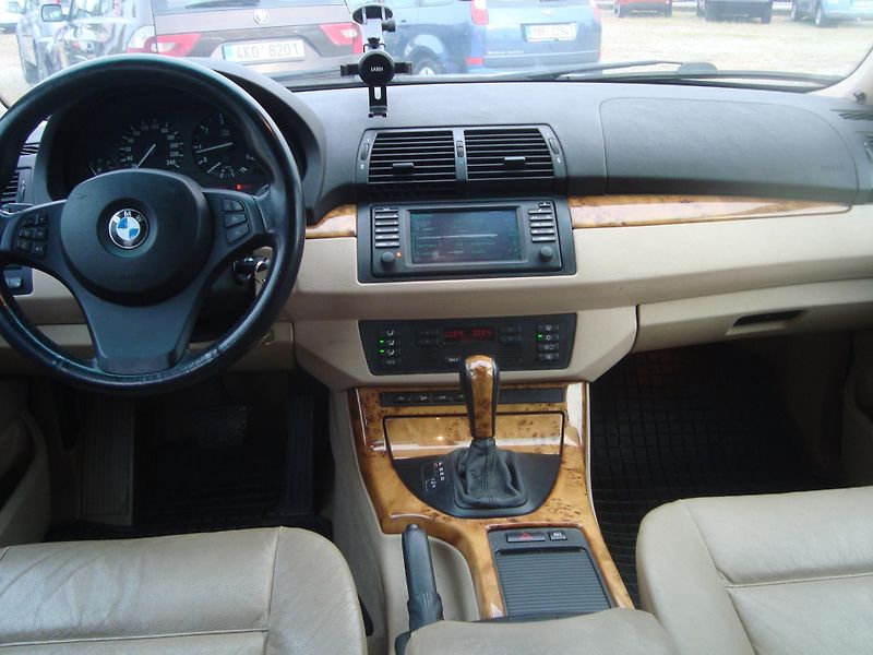 BMW X5 (2004) 3,0D  4x4 - fotka 10 z 16