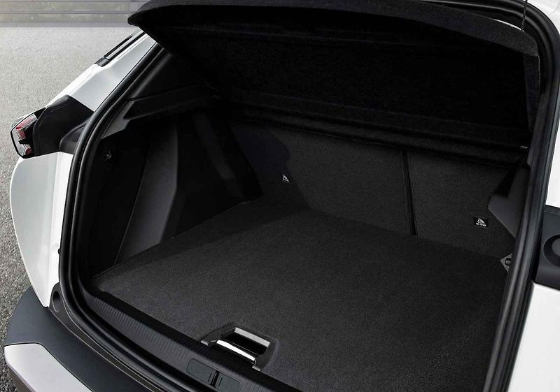 Peugeot 208 poprvé na české silnici