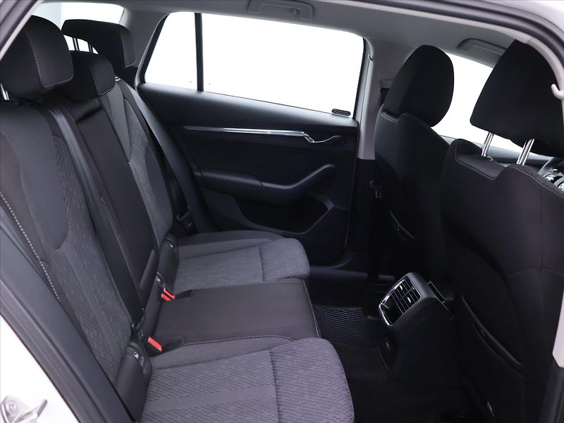 Škoda Octavia 2.0 TDI 110kW DSG CZ Style DPH - fotka 12 z 34