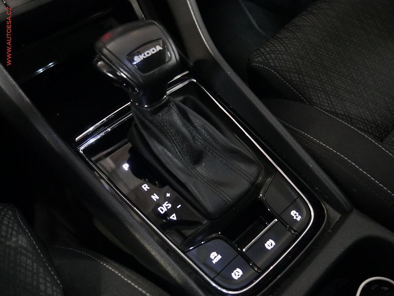Škoda Karoq (2022) 1.5 TSi, 2.maj,ČR, Style, AT - fotka 20 z 21