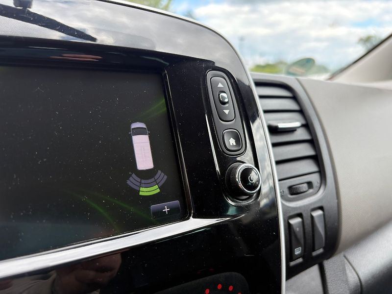 Renault Trafic (2017) 1.6dCi, 107kW, 9 míst, Tažné - fotka 12 z 17