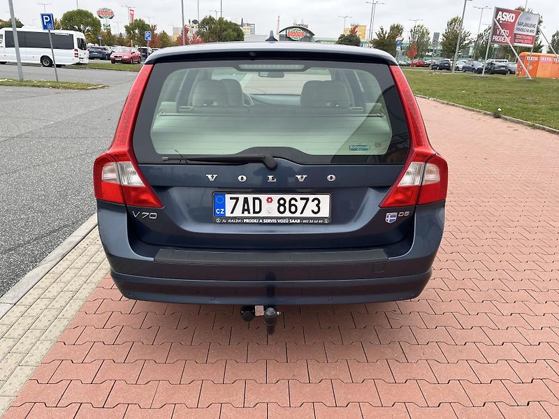 Volvo V70 2.4 D5 136 kW Automat - fotka 6 z 30