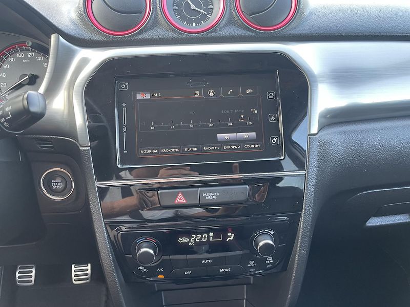 Suzuki Vitara (2017) 1.4 BoosterJet 103 kW - fotka 22 z 31