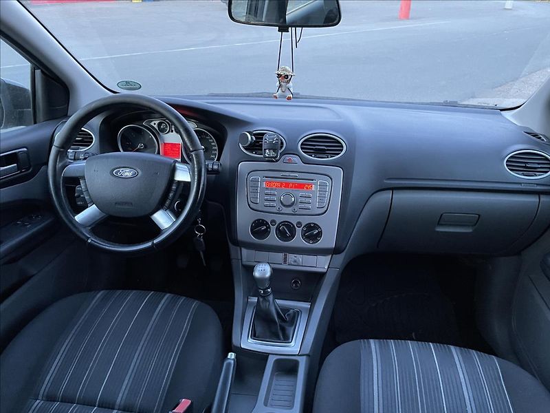 Ford Focus 1,6TDCi*80kW*+nové let. pneu*S - fotka 22 z 37