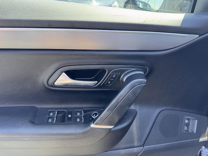 Volkswagen CC 2.0 TDi, 125 kW,1.Majitel,ČR - fotka 14 z 19