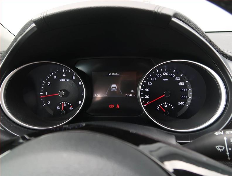 Kia Ceed (2022) Silver 1.5 T-GDI, Serv.kniha - fotka 11 z 17