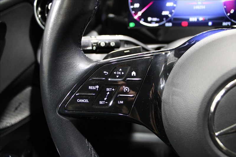 Mercedes-Benz Třídy C 2,0 200d 9G Avantgarde - fotka 20 z 34