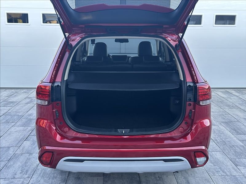 Mitsubishi Outlander 2,4 PHEV 224PS  Diamant 4x4 A/ - fotka 44 z 58