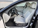 Volkswagen Passat 2,0 TDI DSG ELEGANCE 1.maj. ČR - náhled 20