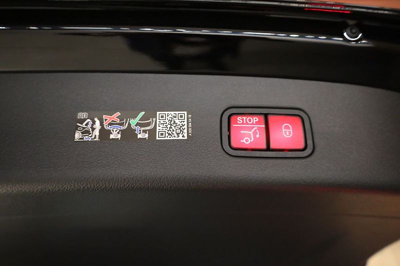 Mercedes-Benz GLC 220d 4MATIC, DISTRONIC, Tažné - fotka 7 z 38