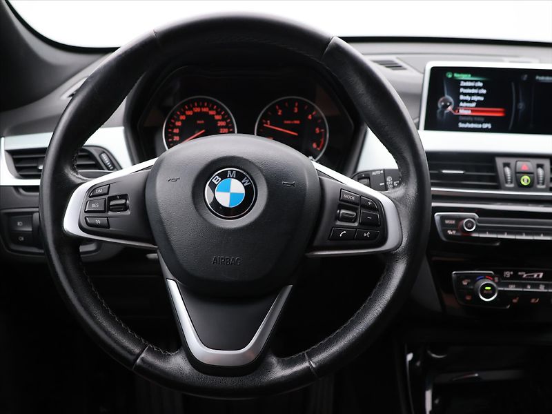 BMW X1 2,0 20d 140kW xDrive Kůže Navi - fotka 17 z 32