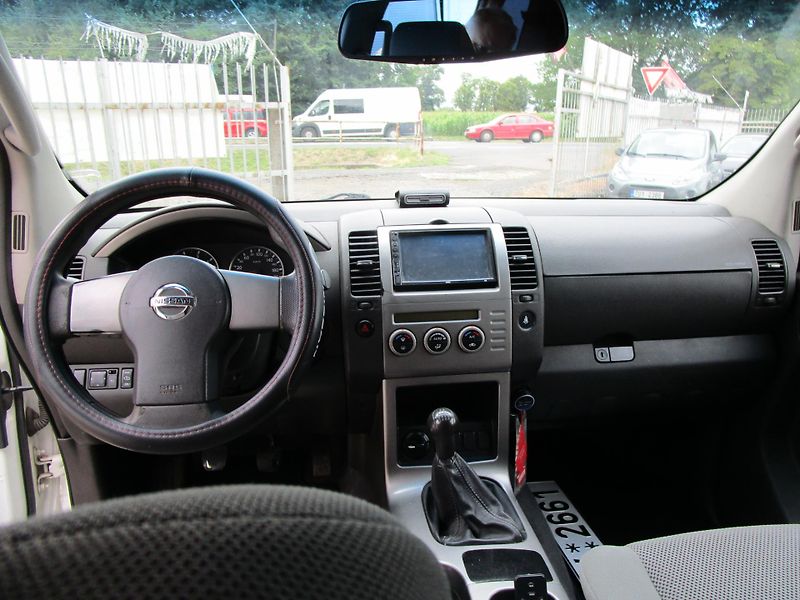 Nissan Pathfinder 2,5DCI-128KW-NOVÝ OLEJ - fotka 9 z 15