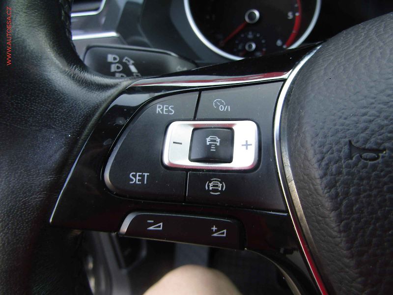 Volkswagen Tiguan (2019) 2.0 TDi, 2.maj,ČR, LED - fotka 12 z 20