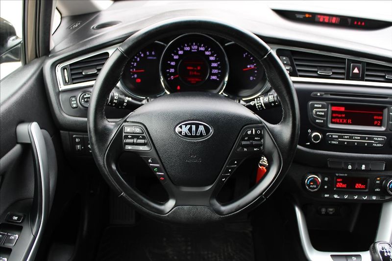 Kia Ceed 1,6 CRDi  ČR,COMFORT PLUS - fotka 9 z 31
